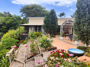 Hidden Valley Private Guest Suite with Views